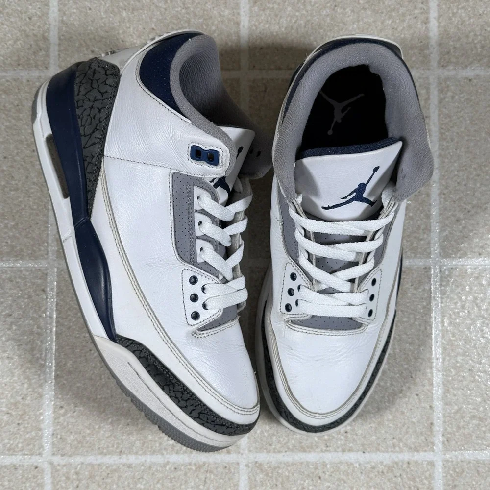Air Jordan 3 Retro Midnight Navy Size 9 CT8532-140 Cement White Blue